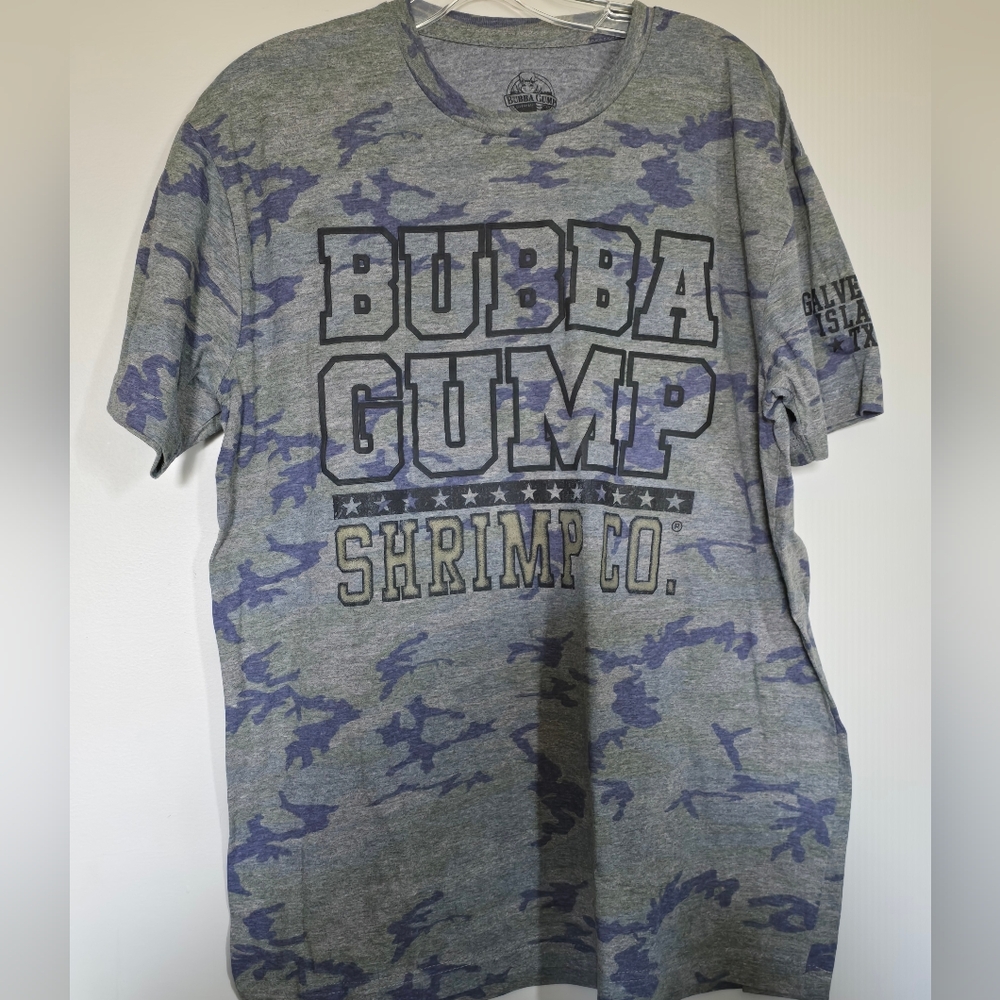 Bubba Gump Shrimp Co. Women's Gray & Blue Camo Short Sleeve Tee